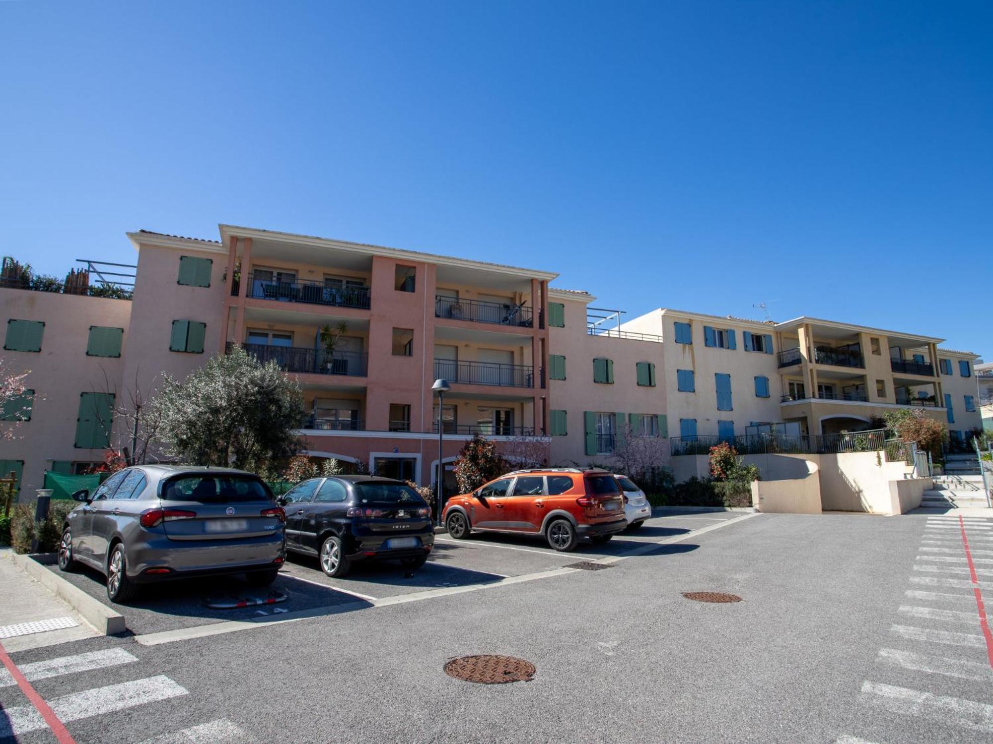 Apartment Le Jardin Du Loderi-2 By Interhome Bormes-les-Mimosas Exteriör bild